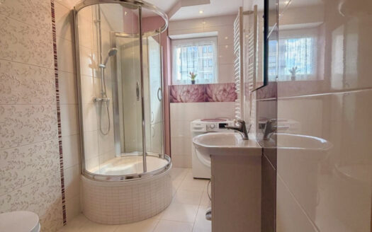 🏡 Komfortowe mieszkanie 37 m² z balkonem, windą i komórką lokatorską | Rawa Mazowiecka | ul. Batorego