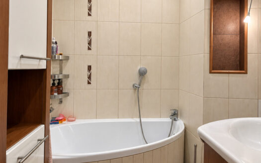 🏡 PRZESTRONNE MIESZKANIE 60 M² NA PARTERZE | BALKON Z PRZESUWNĄ ZABUDOWĄ | RAWA MAZOWIECKA